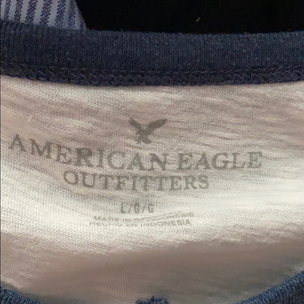 AE Tee Shirt Size L - Picture 3 of 3